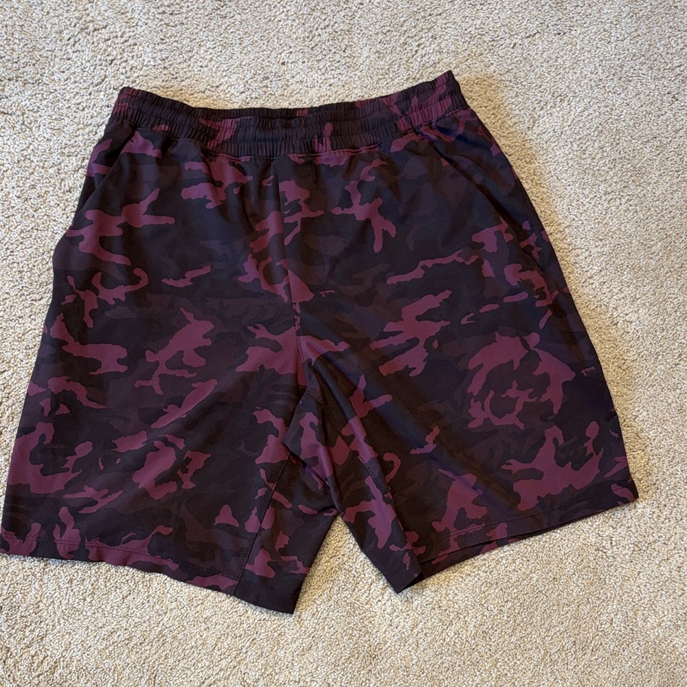 Lululemon Pace Breaker lined 9” inseam mens maroon-camo shorts